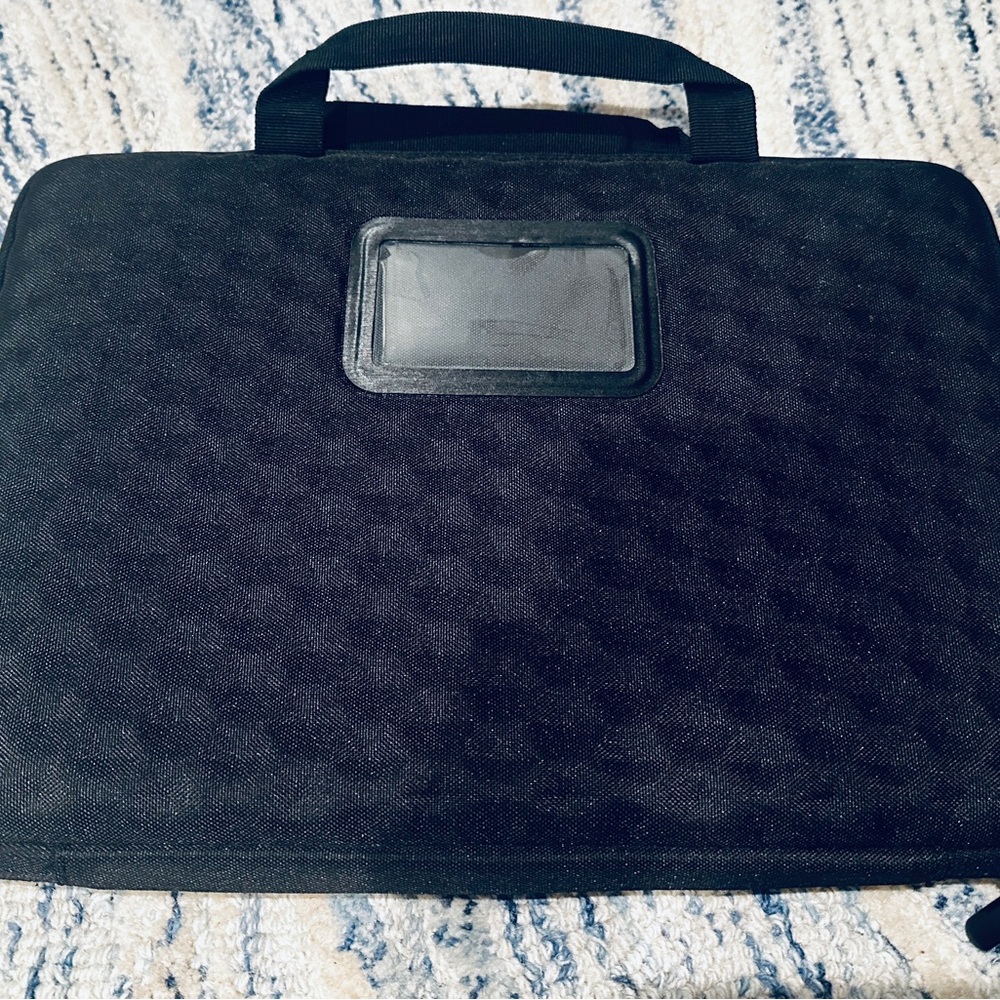 Belkin Air Protect Laptop Case - 14” Always On Laptop Sleeve
